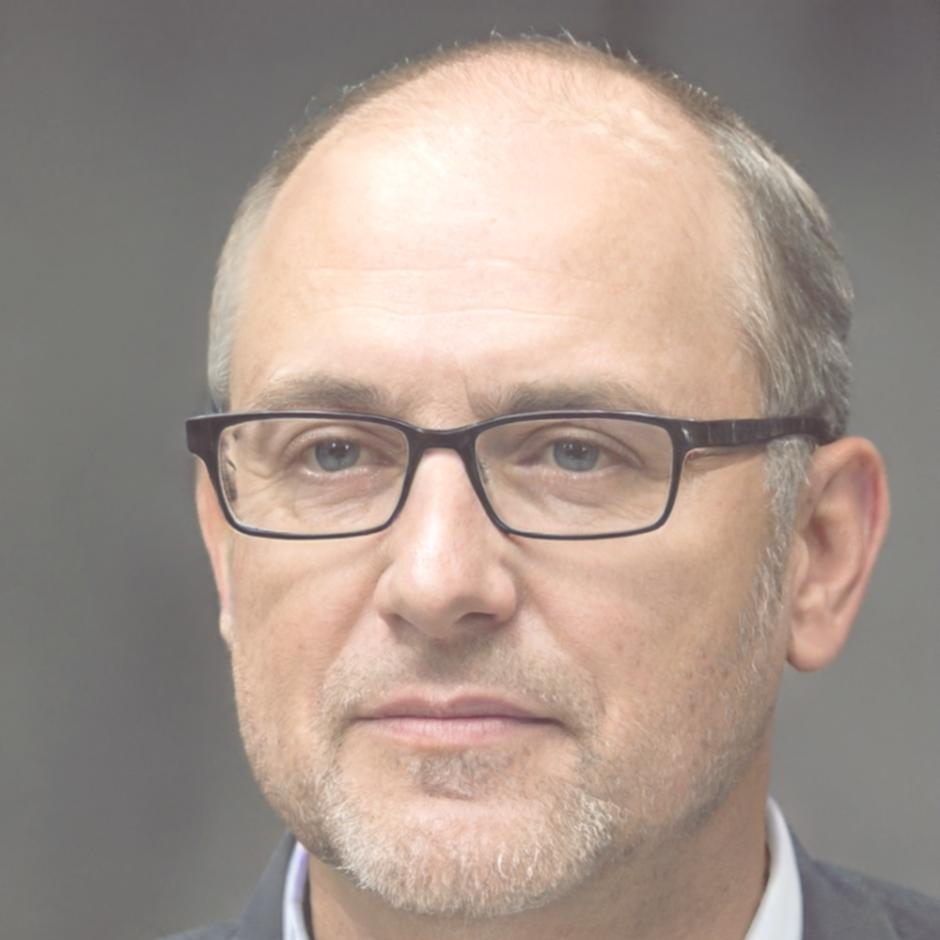 Portrait de Pierre Martin, spécialiste en planification budgétaire